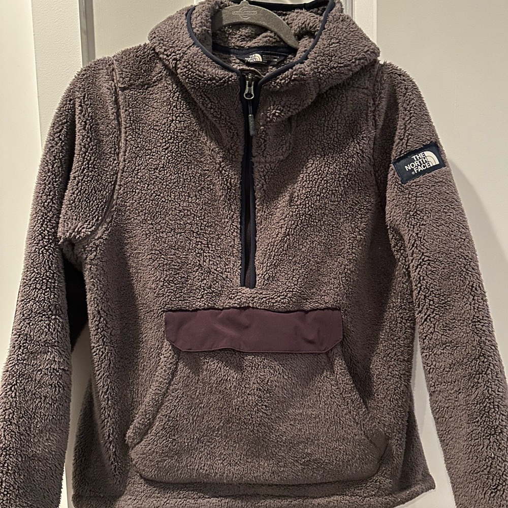 North Face, medium, quarter-zip fleece pullover.